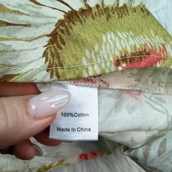 Tuckernuck Sun Faded Floral Pink and Green Sunflower Blouse Size M NWT Classic - Picture 9 of 9